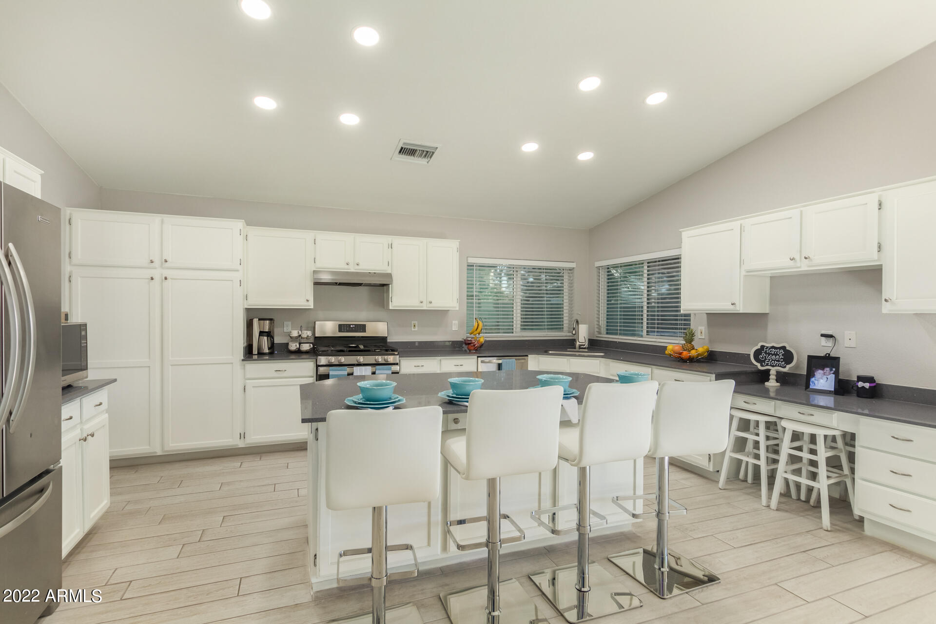 6939 West Bloomfield Road Peoria, AZ 85381 - Photo 14 of 32 14 - Bloomfield