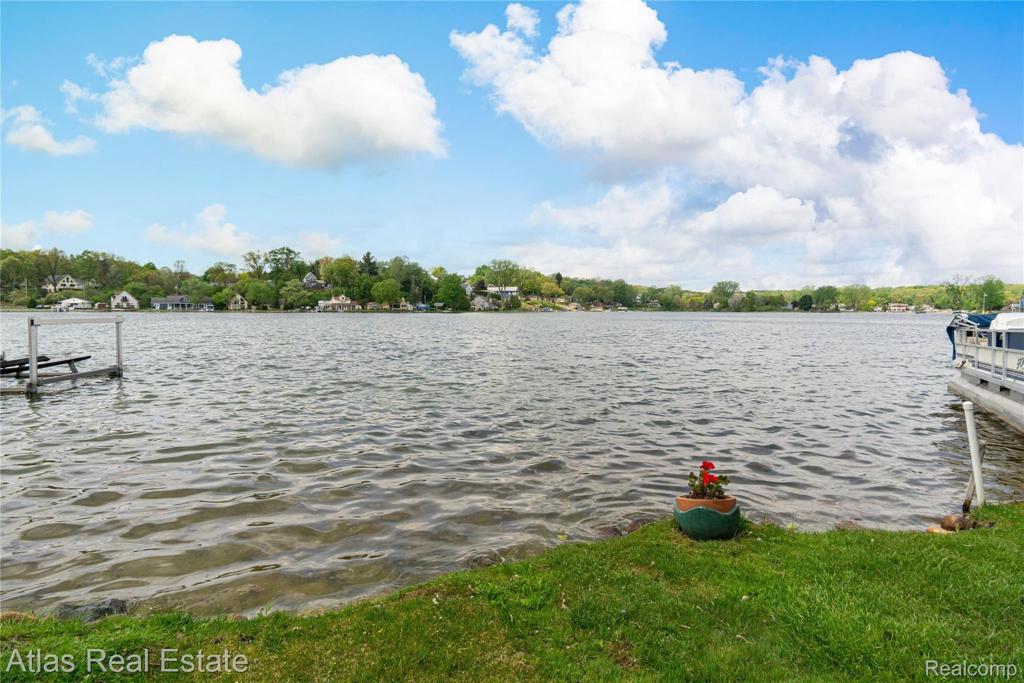 2444 Allen Road Ortonville, MI 48462 - Photo 26 of 64 Exteriors 27.jpg