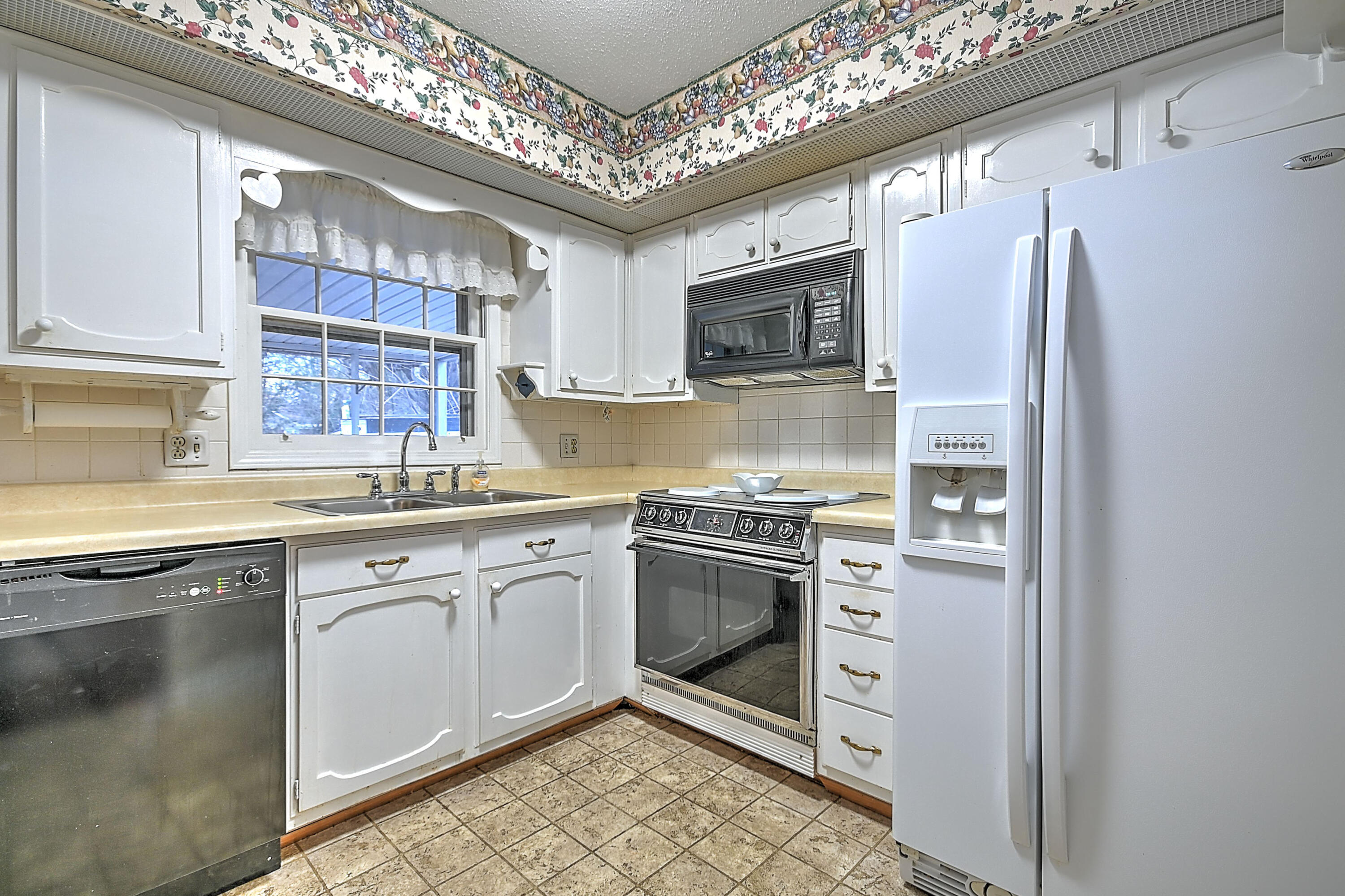 1805 Broadmoor Road Johnson City, TN 37604 - Photo 29 of 48 1805 Broadmoor B-18