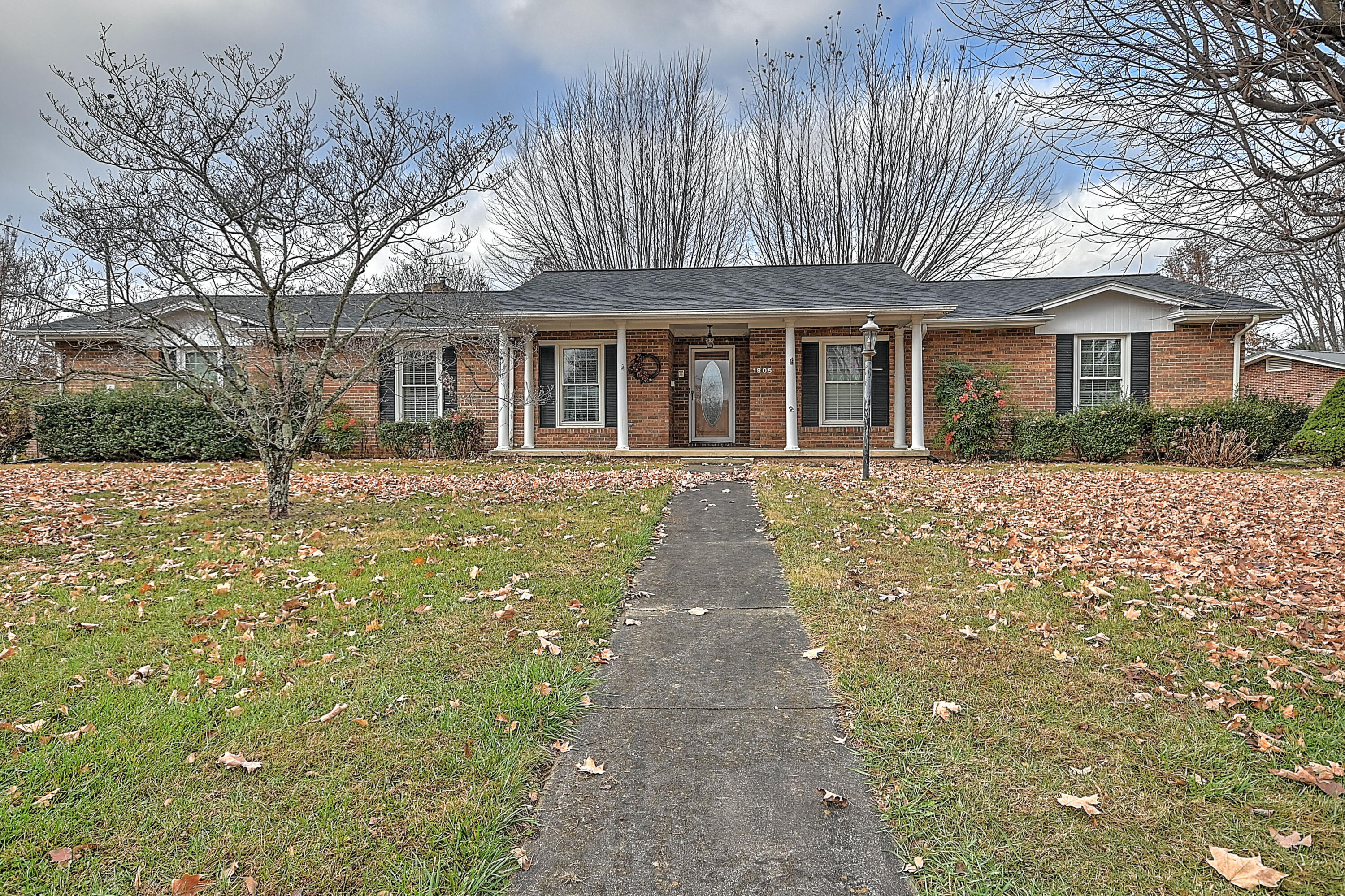 1805 Broadmoor Road Johnson City, TN 37604 - Photo 3 of 48 1805 Broadmoor B-3