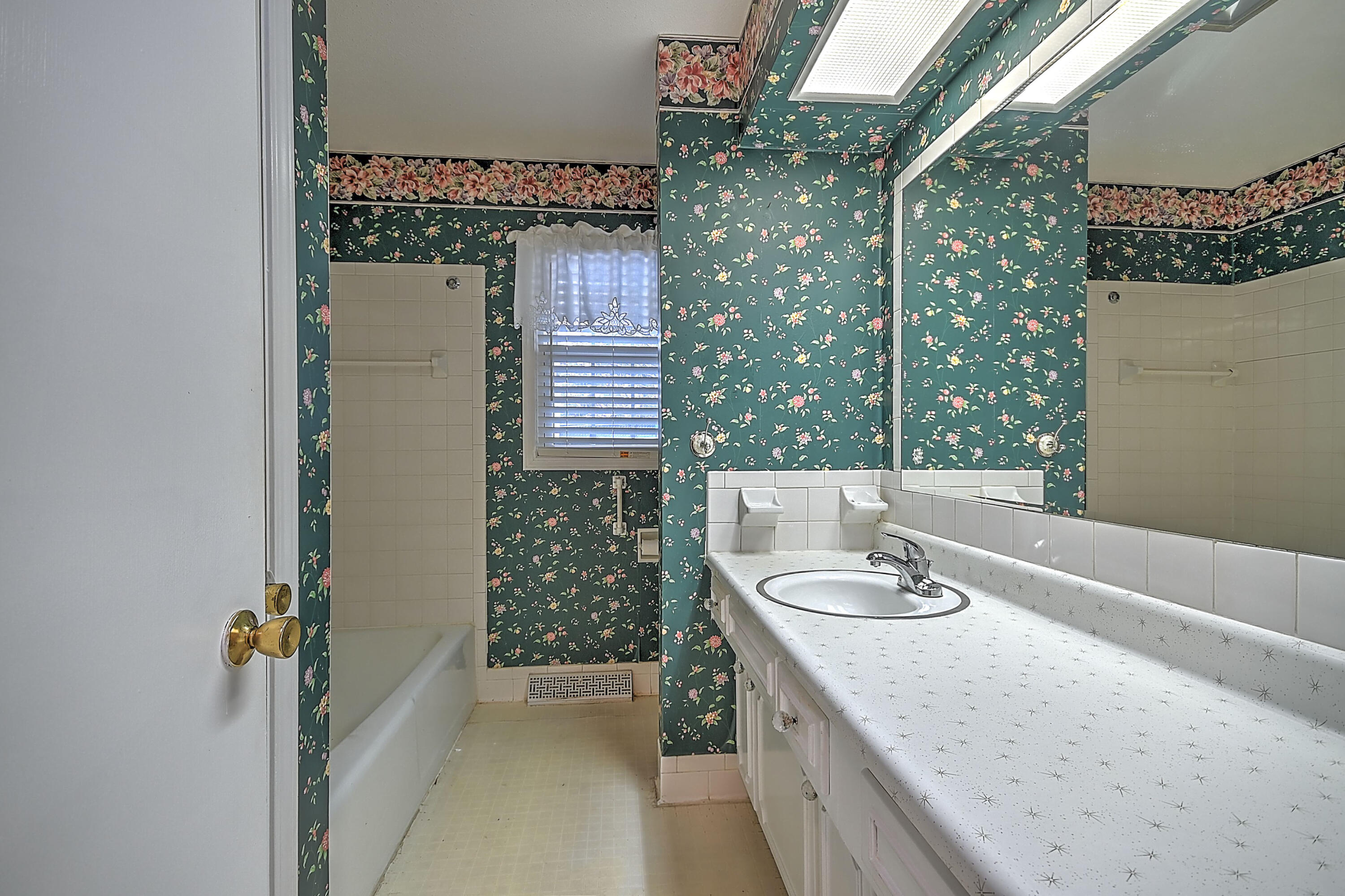 1805 Broadmoor Road Johnson City, TN 37604 - Photo 32 of 48 1805 Broadmoor B-22