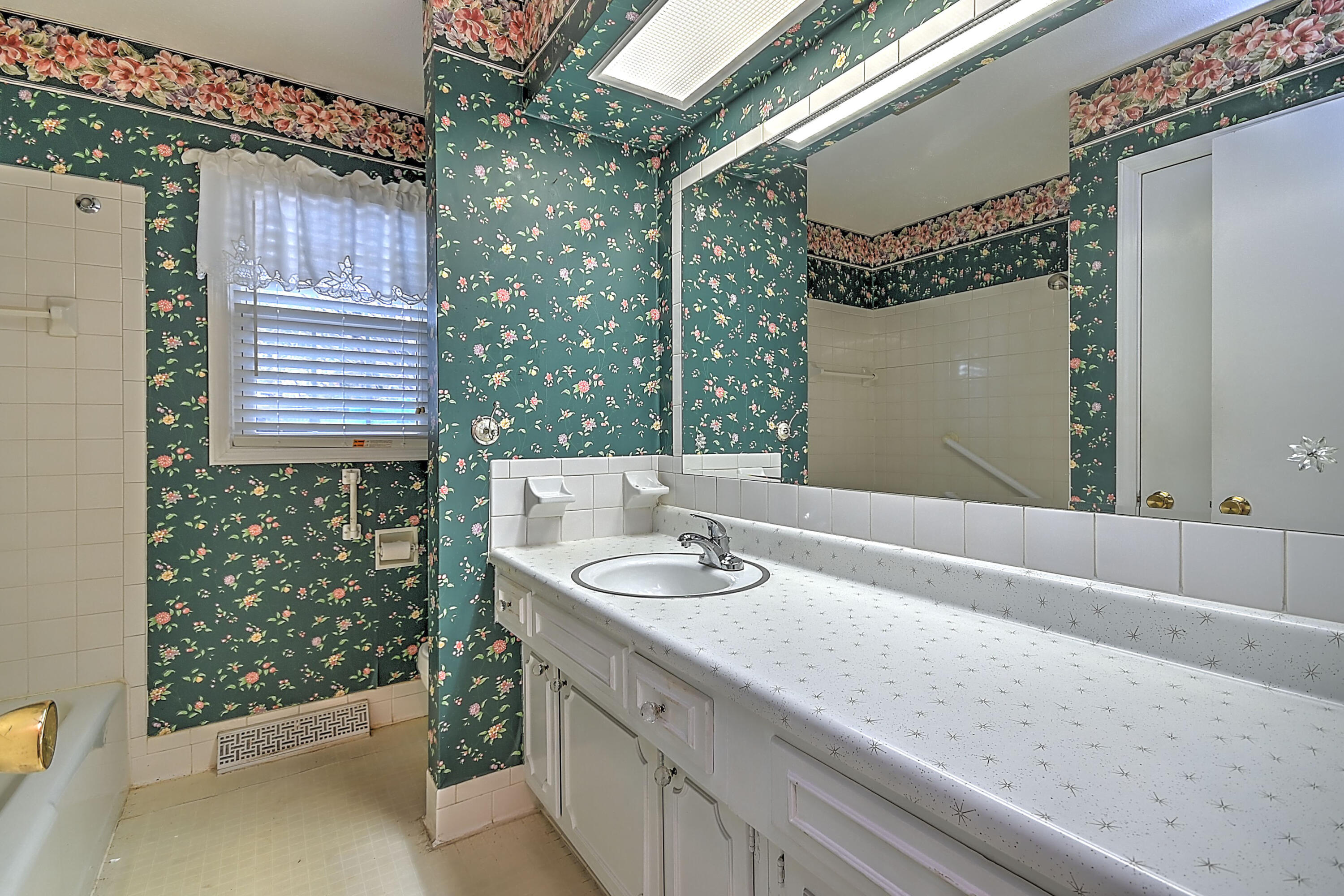1805 Broadmoor Road Johnson City, TN 37604 - Photo 33 of 48 1805 Broadmoor B-23