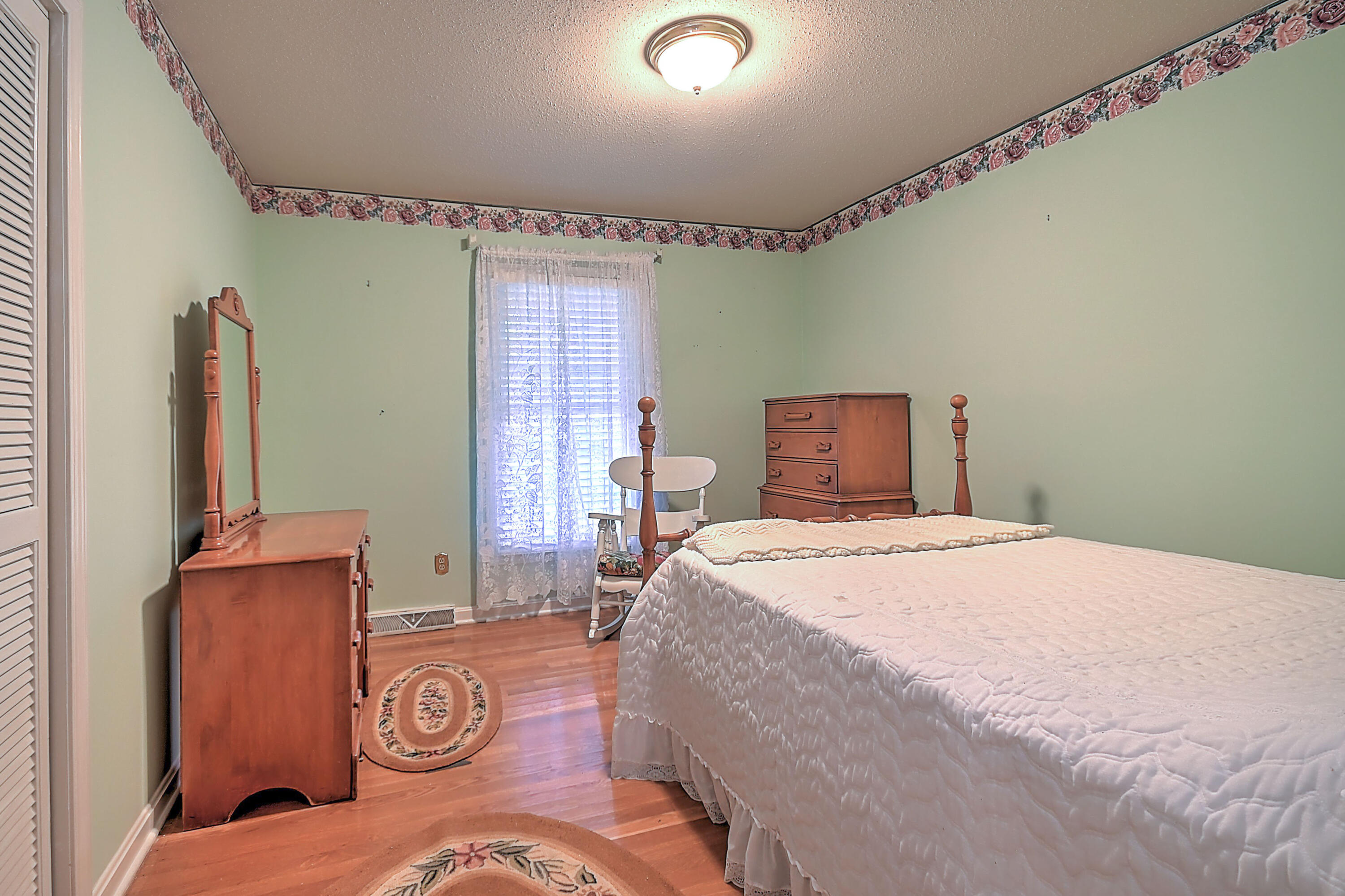 1805 Broadmoor Road Johnson City, TN 37604 - Photo 34 of 48 1805 Broadmoor B-24
