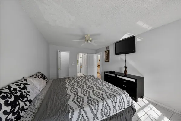 $1,950 | 6253 Bay Club Drive, Unit 1, Fort Lauderdale, FL 33308