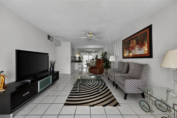 $1,950 | 6253 Bay Club Drive, Unit 1, Fort Lauderdale, FL 33308