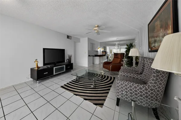 $1,950 | 6253 Bay Club Drive, Unit 1, Fort Lauderdale, FL 33308