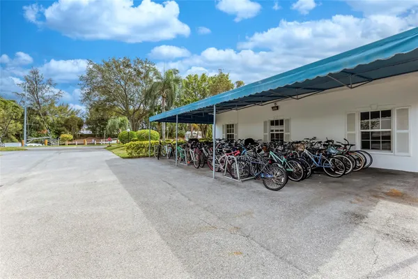 $1,950 | 6253 Bay Club Drive, Unit 1, Fort Lauderdale, FL 33308