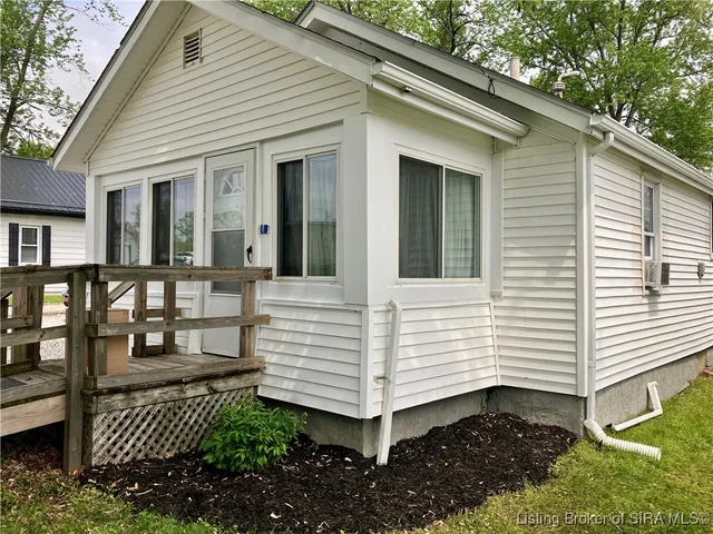 $109,900 | 202 R Street, Bedford, IN 47421
