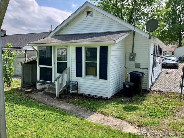 $109,900 | 202 R Street, Bedford, IN 47421