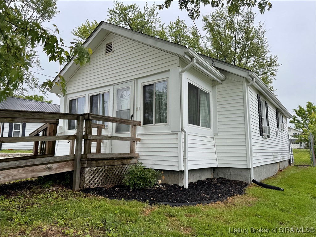 202 R Street Bedford, IN 47421 - Photo 2 of 15