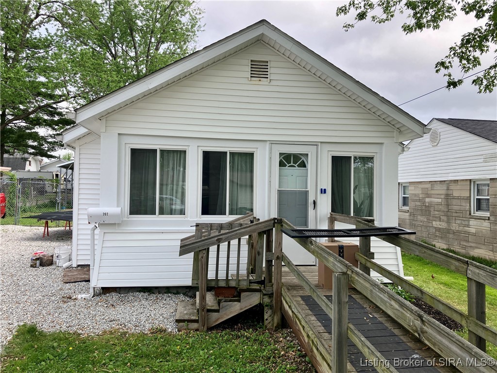 202 R Street Bedford, IN 47421 - Photo 4 of 15