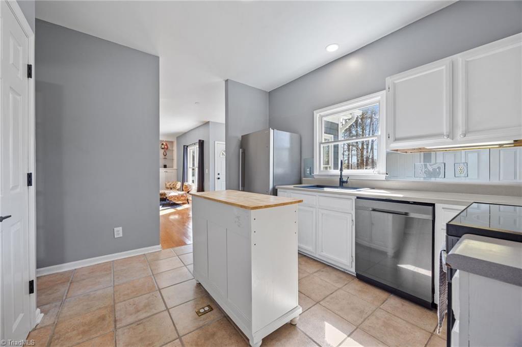 2802 Breckenridge Court High Point, NC 27265 - Photo 13 of 49