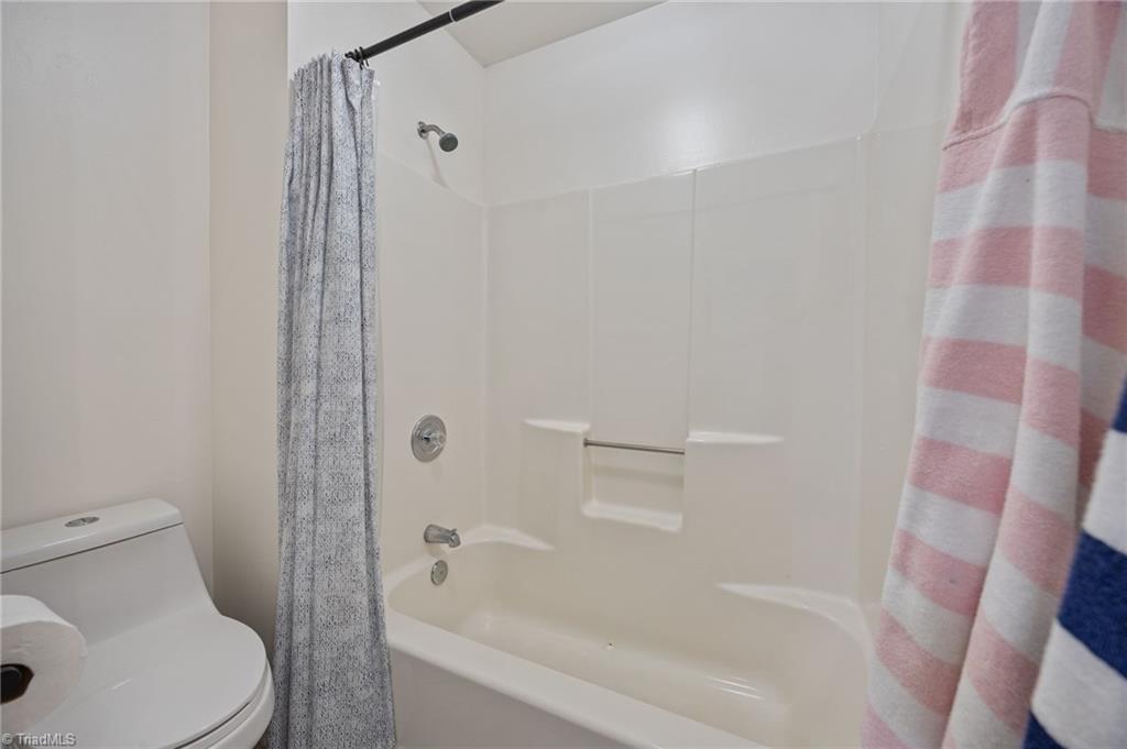 2802 Breckenridge Court High Point, NC 27265 - Photo 29 of 49