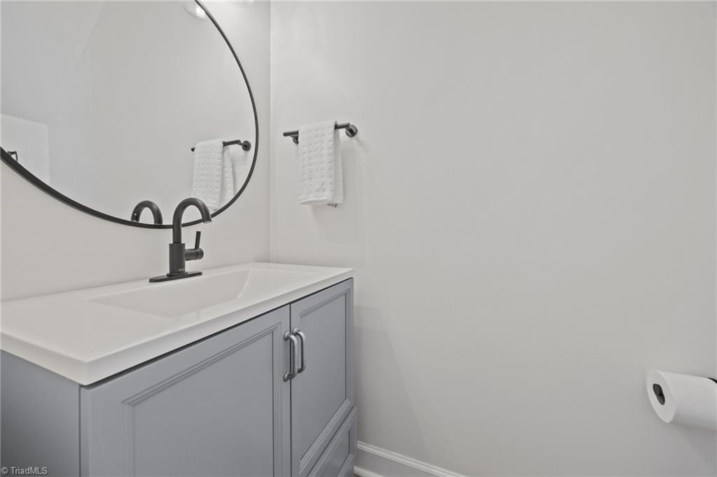 2802 Breckenridge Court High Point, NC 27265 - Photo 30 of 49