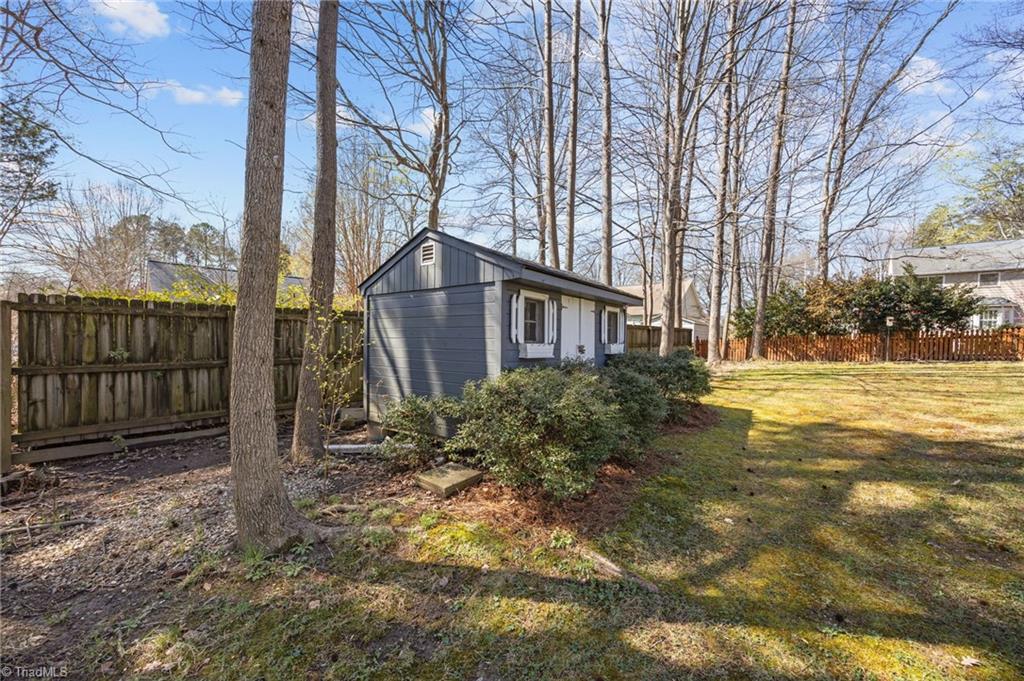 2802 Breckenridge Court High Point, NC 27265 - Photo 34 of 49