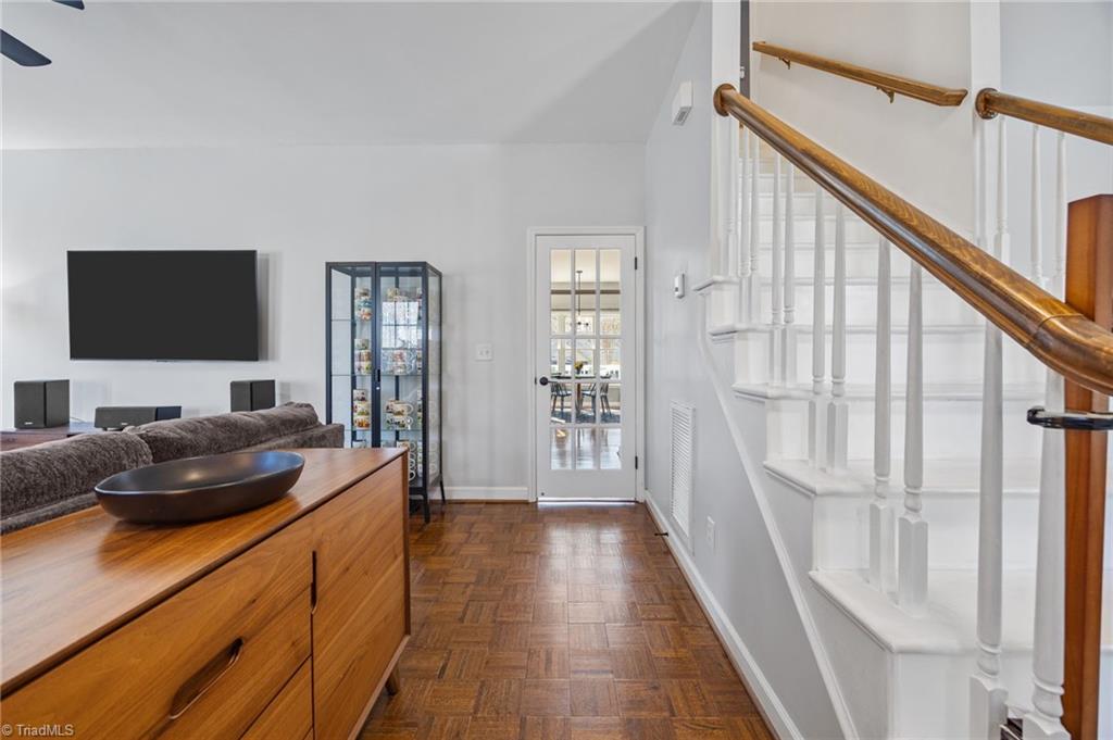 2802 Breckenridge Court High Point, NC 27265 - Photo 6 of 49