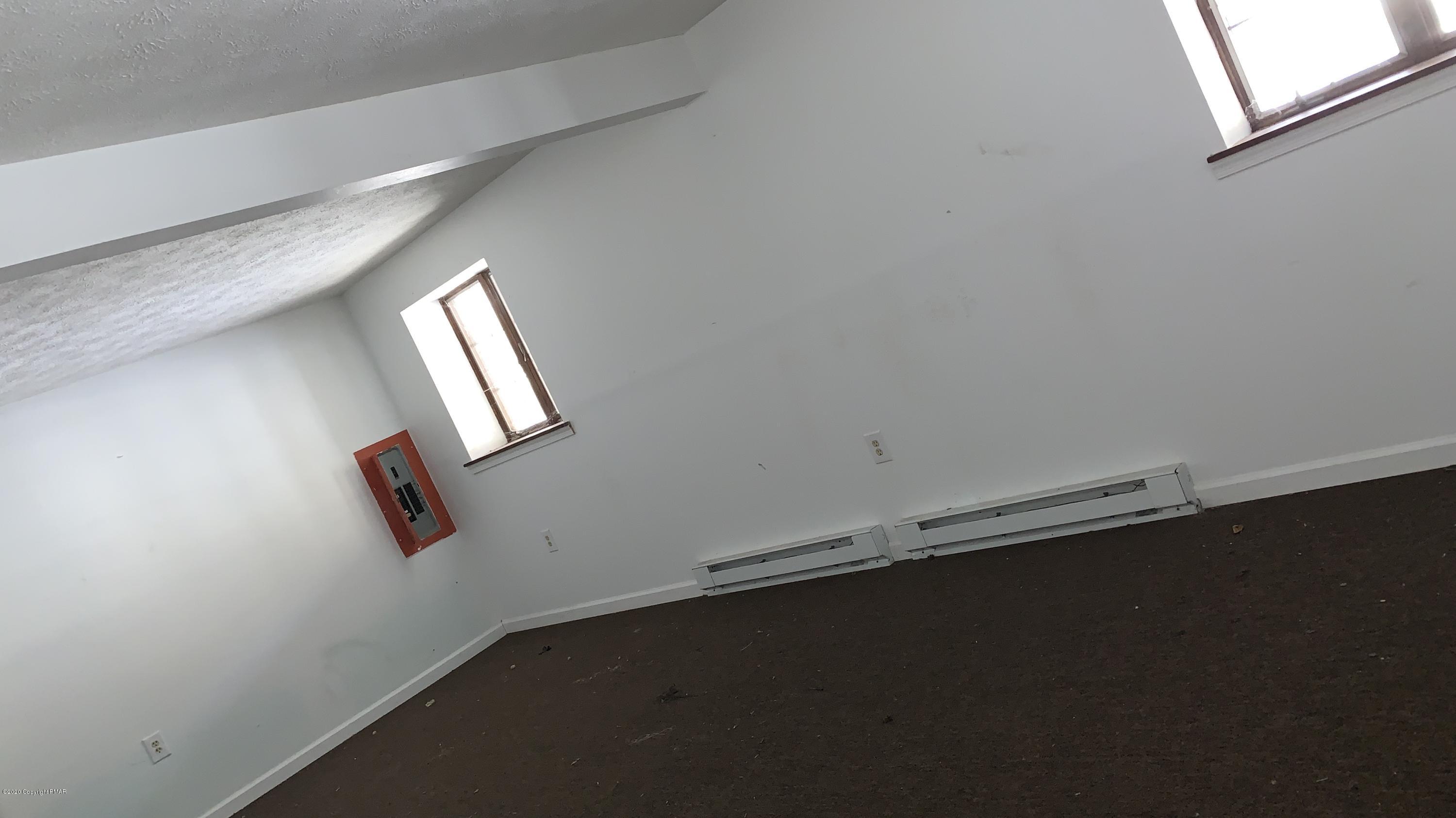 6014 Decker Road Bushkill, PA 18324 - Photo 18 of 24 2020-01-22 13.40.38