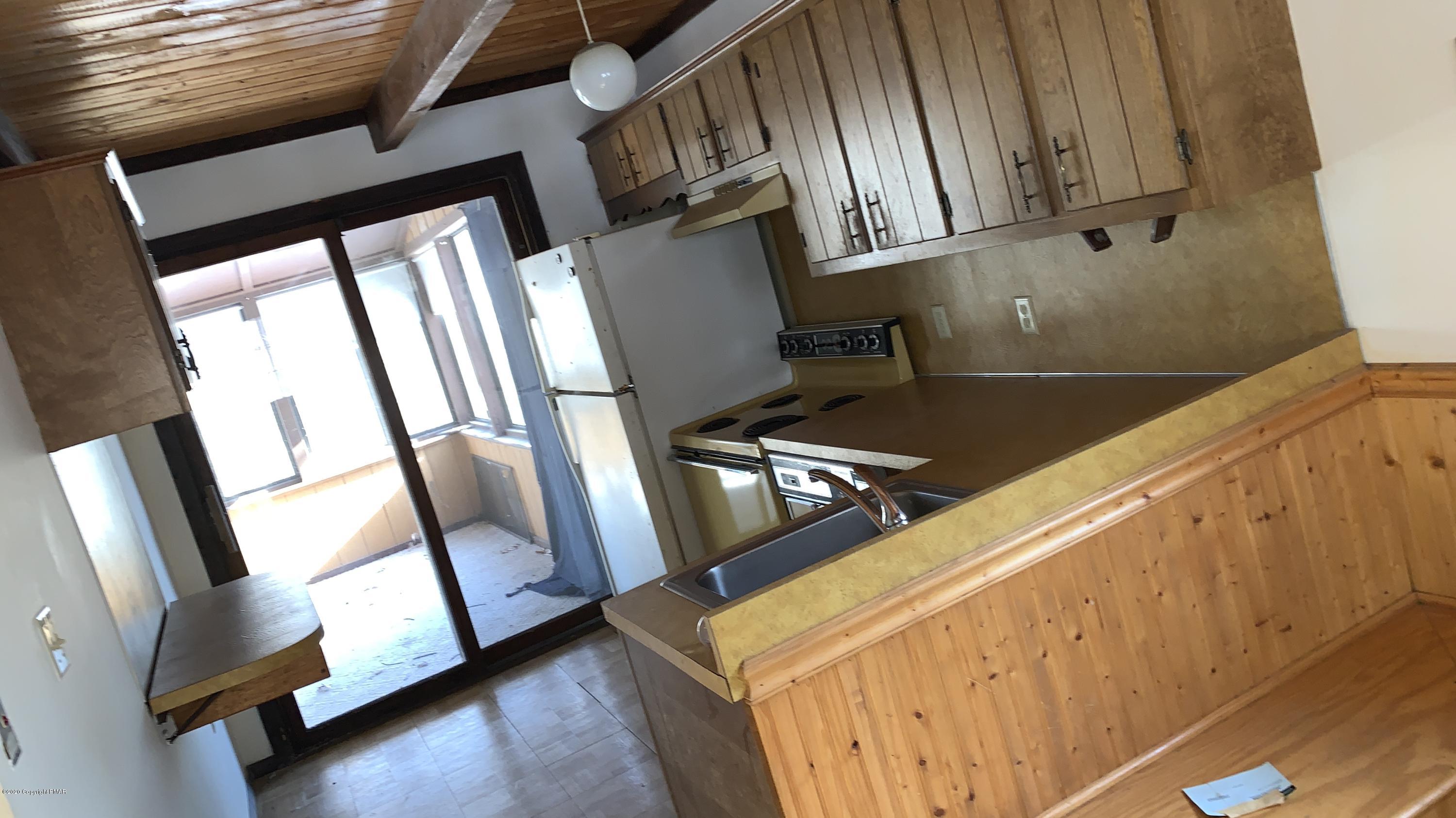 6014 Decker Road Bushkill, PA 18324 - Photo 5 of 24 2020-01-22 13.35.17