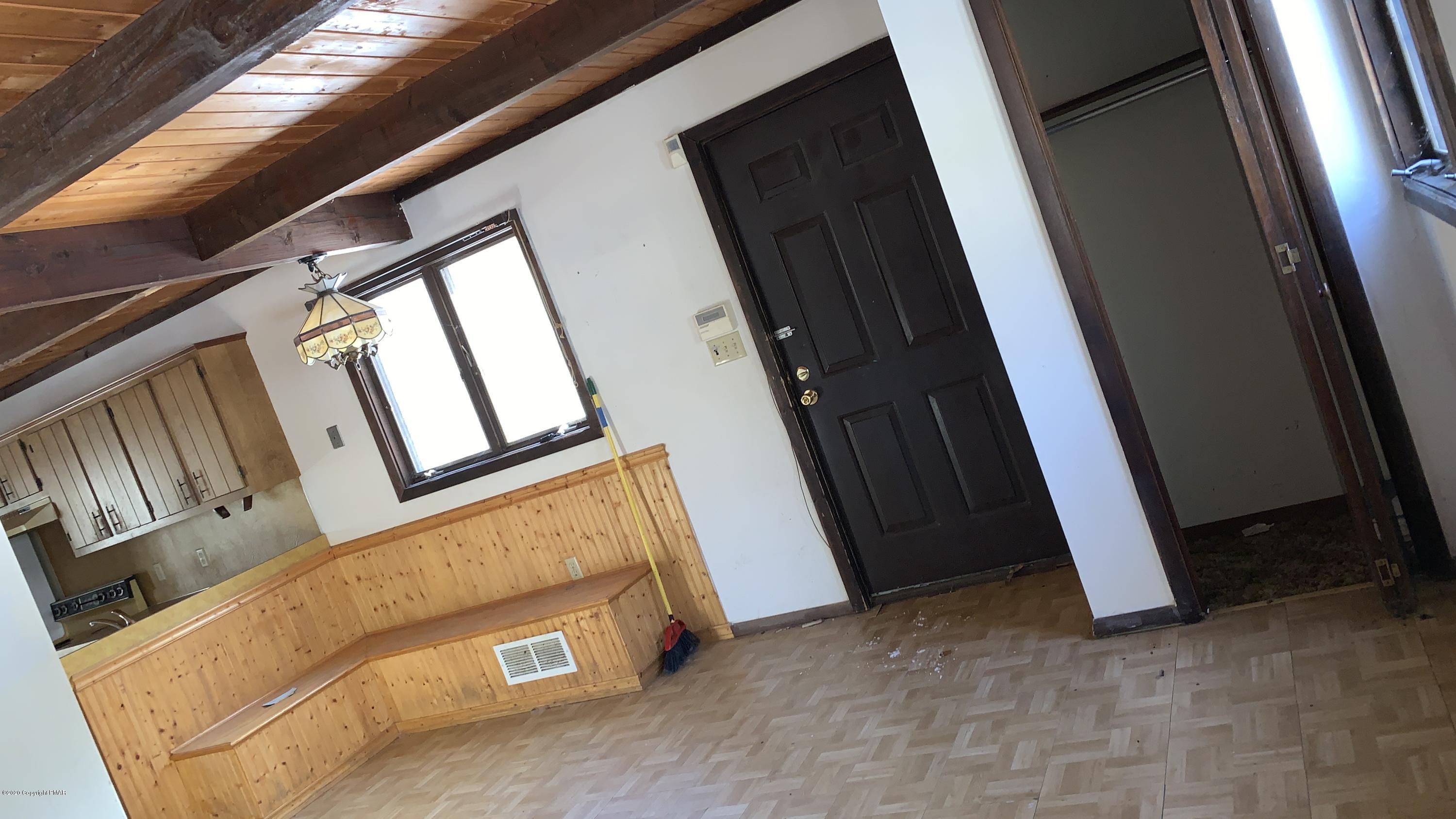 6014 Decker Road Bushkill, PA 18324 - Photo 6 of 24 2020-01-22 13.38.50