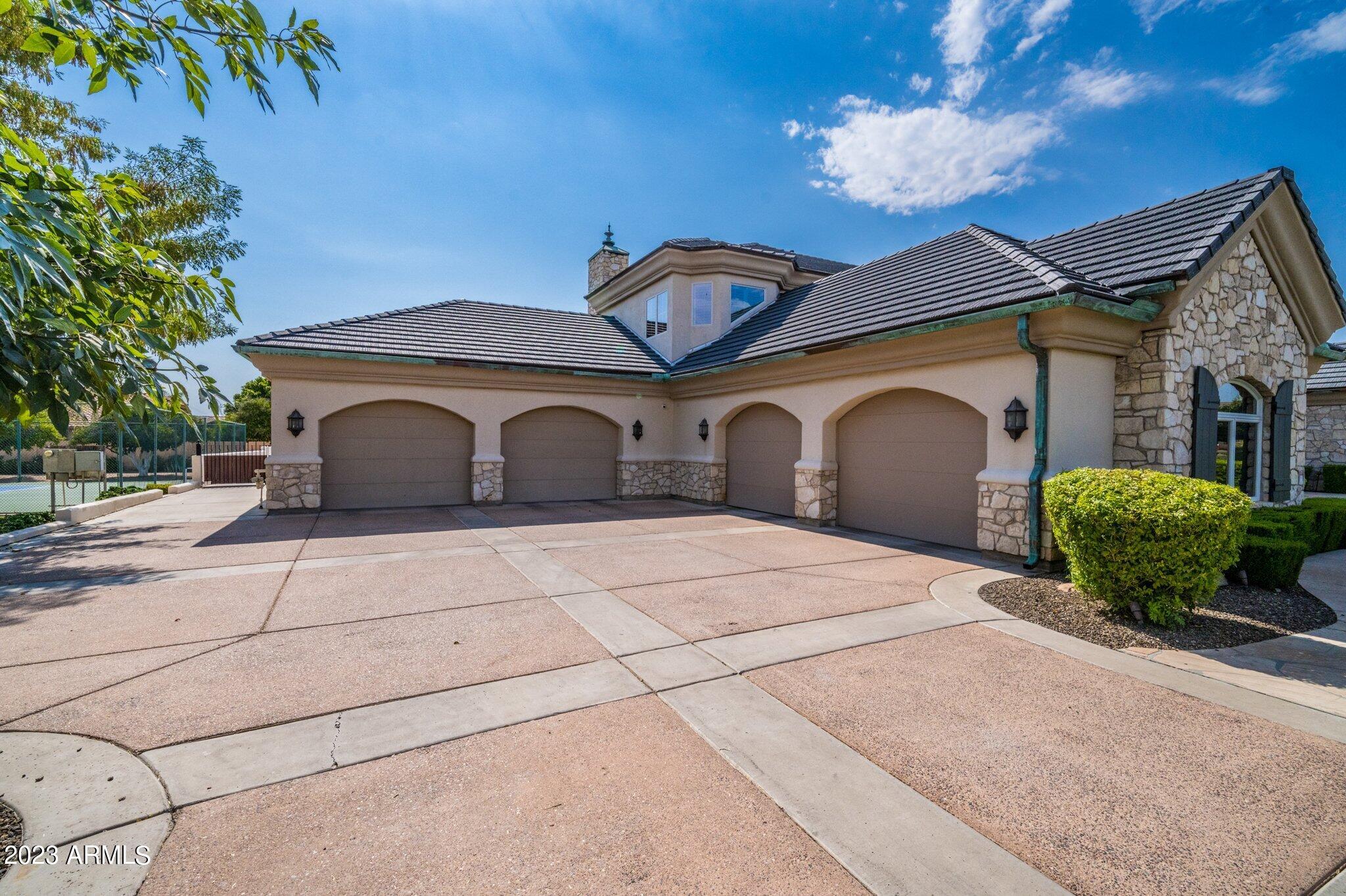 622 North Miramar Mesa, AZ 85213 - Photo 78 of 80 Garage