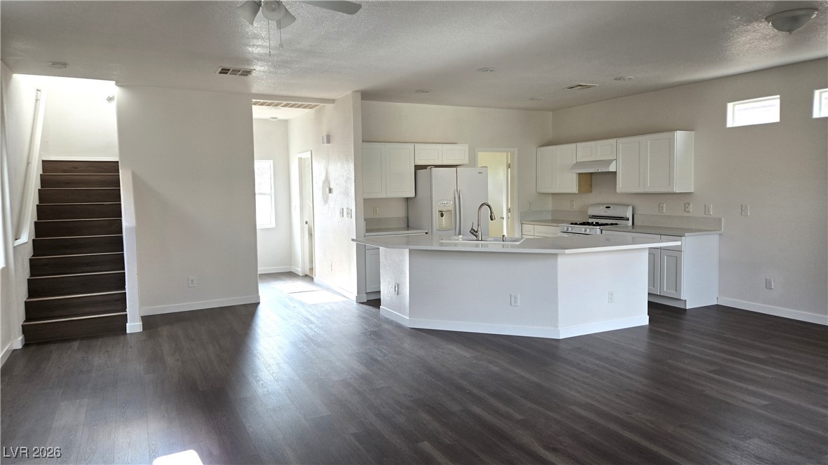 8229 Time Machine Avenue Las Vegas, NV 89113 - Photo 4 of 14