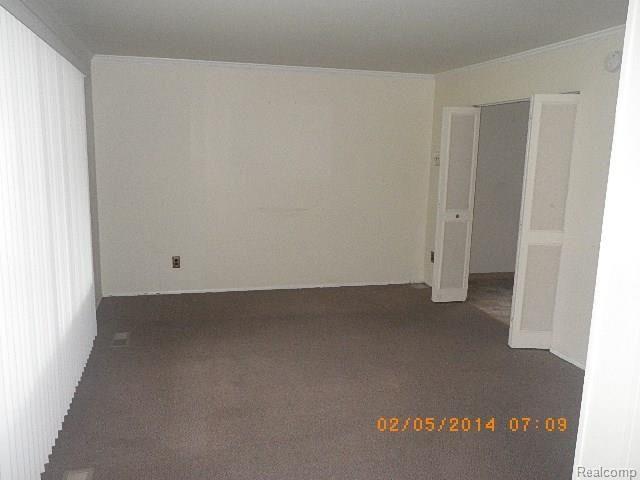 23640 Rockingham Street Southfield, MI 48033 - Photo 9 of 16 IMGP1428.jpg