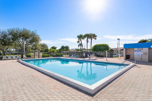 $299,000 | 5424 Viburnum Circle, Delray Beach, FL 33484
