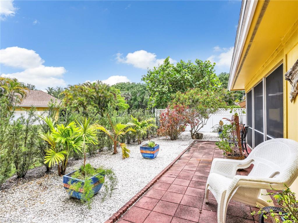 1201 Solana Road, Unit 7 Naples, FL 34103 - Photo 25 of 34