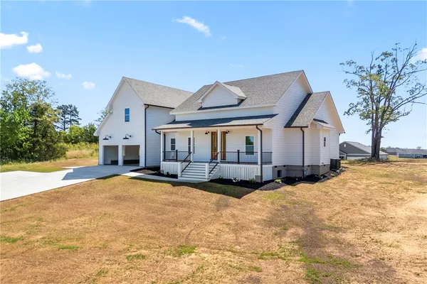 $749,000 | 450 Falcons Lair W Drive, Walhalla, SC 29691