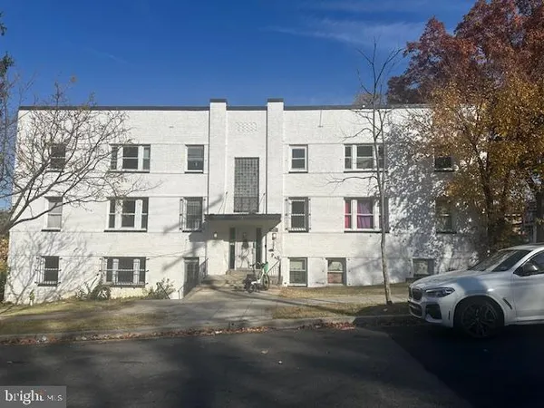 $2,500 | 2440 S Street Southeast, Washington, DC 20020