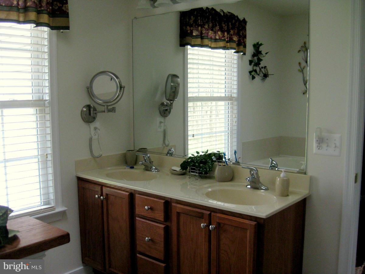 26282 Ruther Glen Road Ruther Glen, VA 22546 - Photo 14 of 30 Bath (Master)