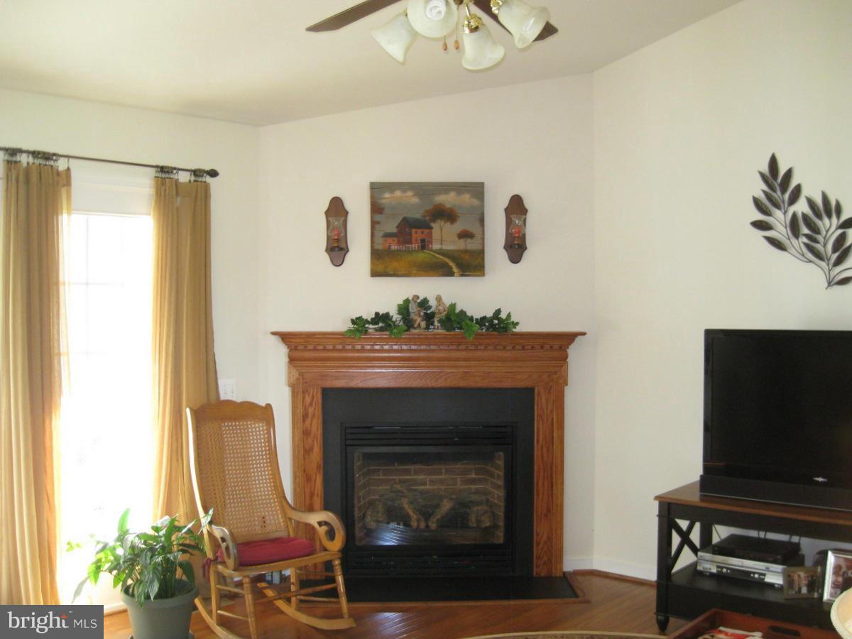 26282 Ruther Glen Road Ruther Glen, VA 22546 - Photo 7 of 30 Family Room