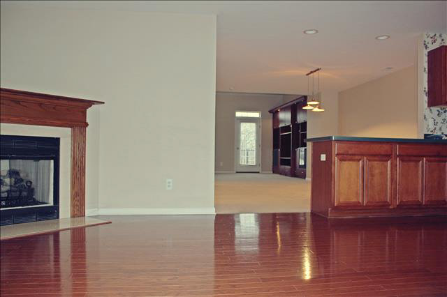 102 West Road Trenton, MI 48183 - Photo 5 of 17 Dinette W/Gas FP