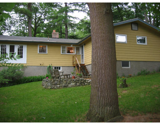 17 Curve Street Needham, MA 02492 - Photo 3 of 8