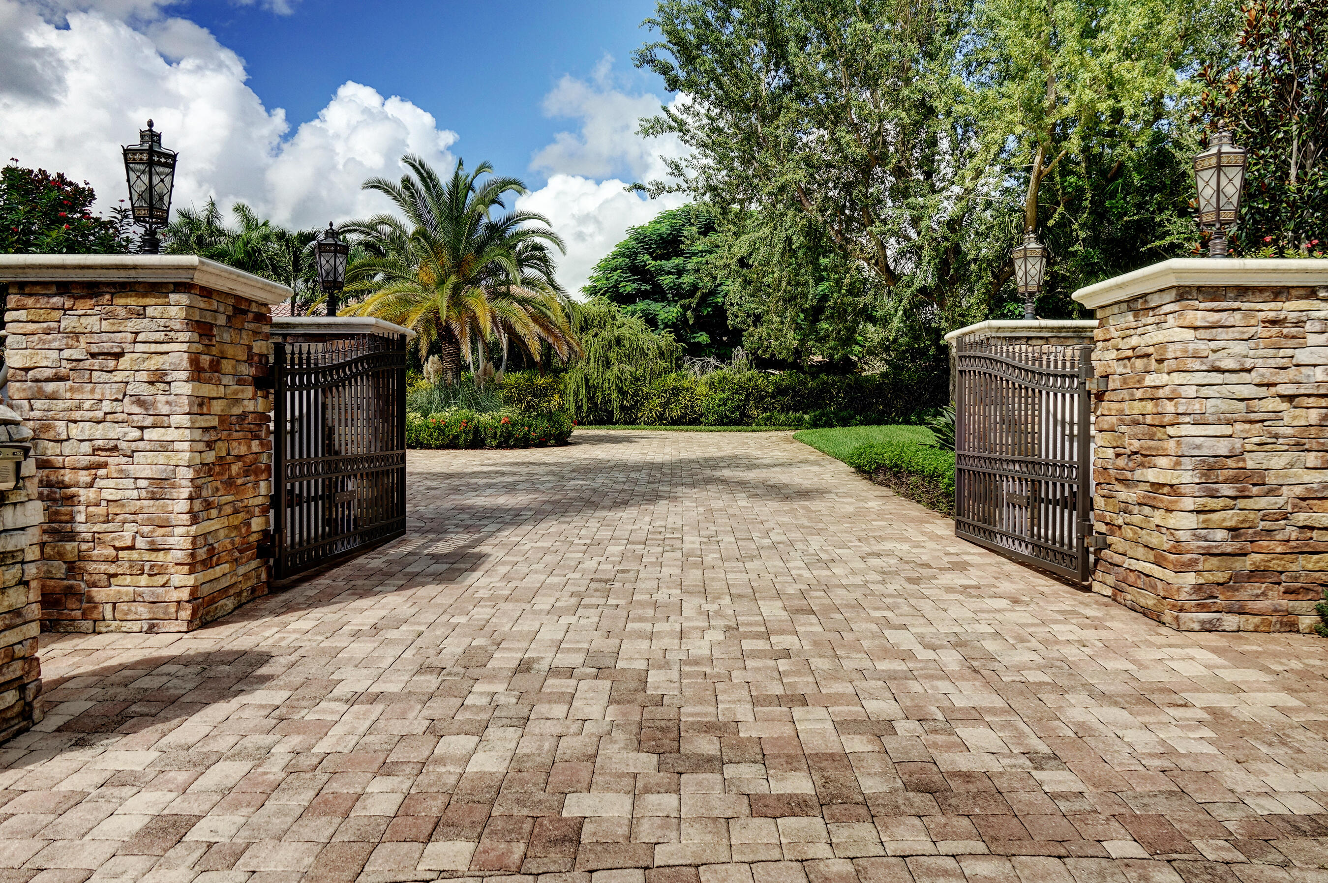 2690 Northwest Collins Cove Road Stuart, FL 34994 - Photo 3 of 78 DSC01693_4_5_6_7