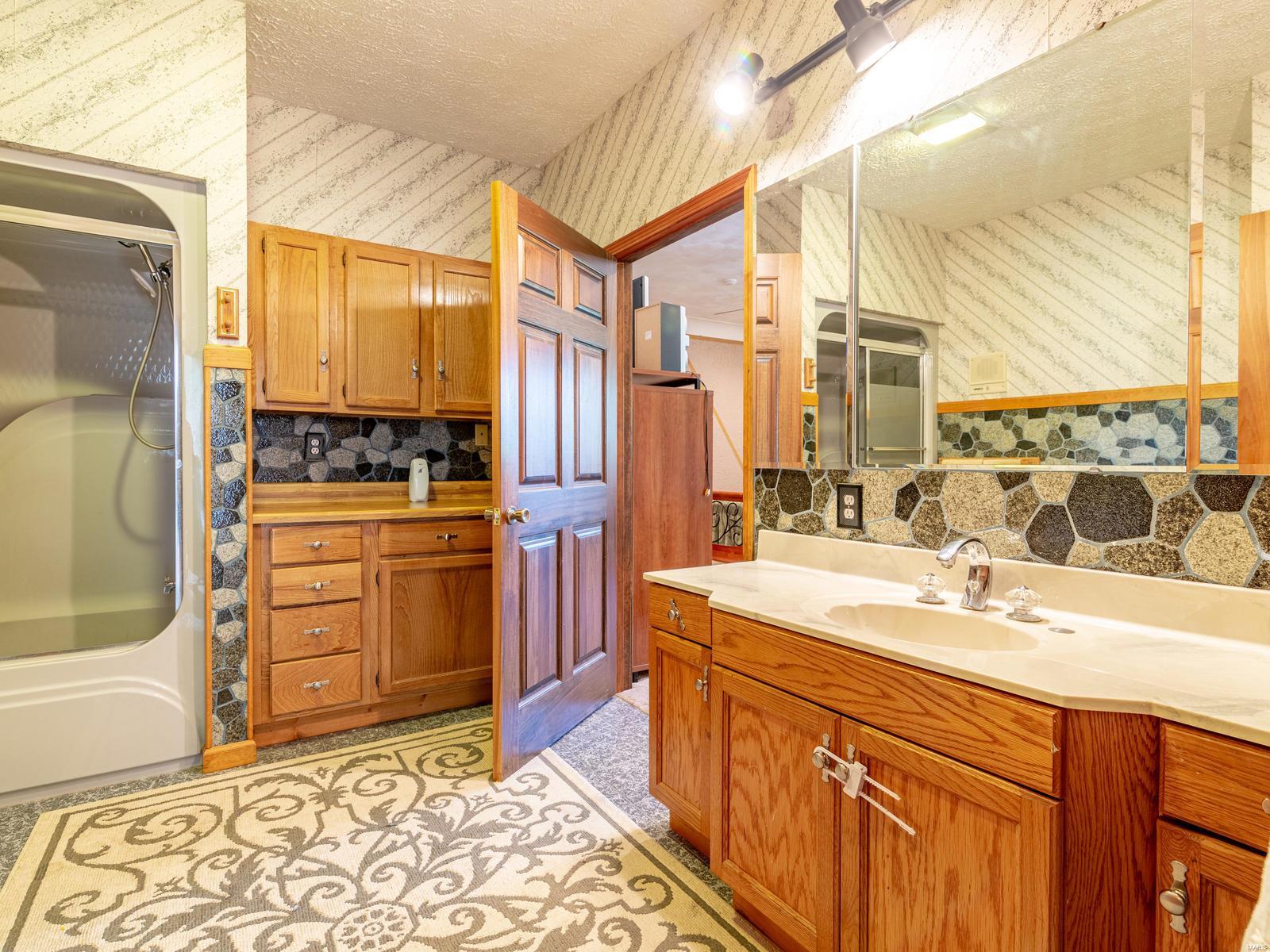 124 Prairie Lane Alton, IL 62002 - Photo 34 of 69 Gallery Image 34