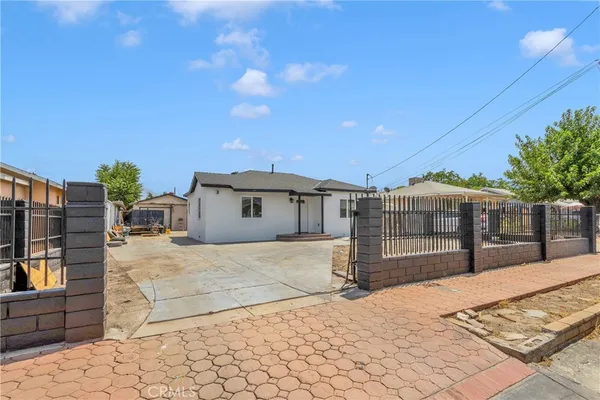 $2,400 | 7355 Lynwood Way, Highland, CA 92346