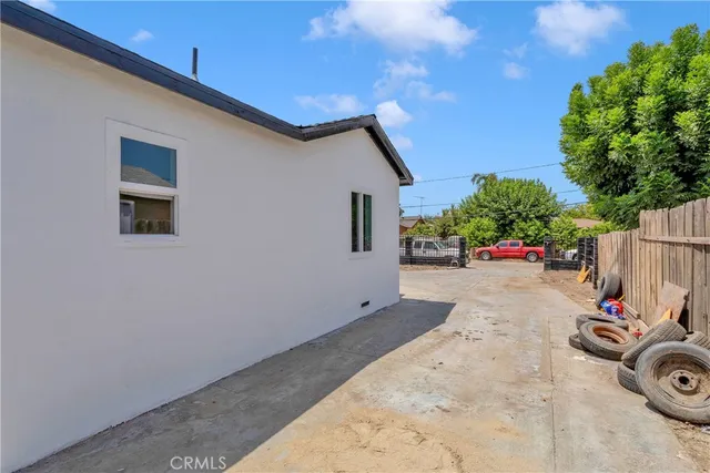 $2,400 | 7355 Lynwood Way, Highland, CA 92346