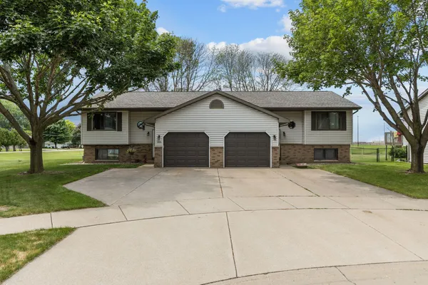$384,000 | 3735 Western Court, Oshkosh, WI 54901