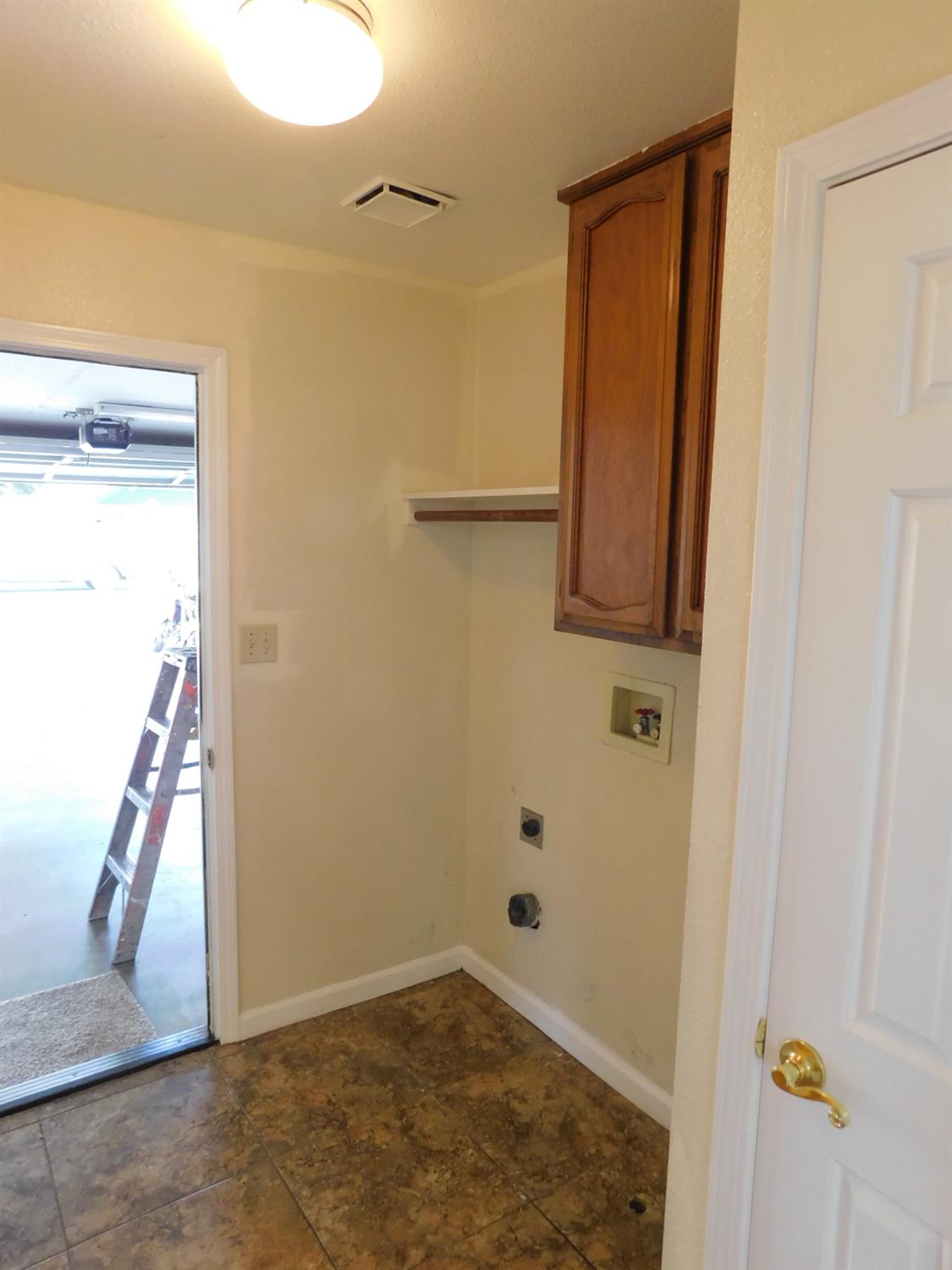 2316 Mountain Quail Way Modesto, CA 95355 - Photo 41 of 49 a view of a small space