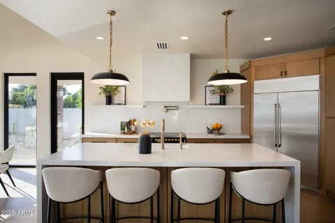 $2,400,000 | 8502 East Vista Bonita Drive, Scottsdale, AZ 85255