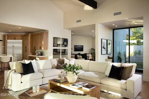 $2,400,000 | 8502 East Vista Bonita Drive, Scottsdale, AZ 85255