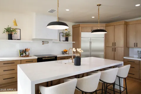 $2,400,000 | 8502 East Vista Bonita Drive, Scottsdale, AZ 85255