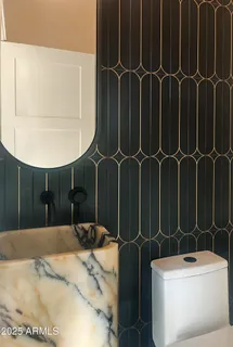 $2,400,000 | 8502 East Vista Bonita Drive, Scottsdale, AZ 85255