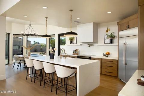 $2,400,000 | 8502 East Vista Bonita Drive, Scottsdale, AZ 85255