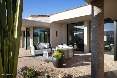 $2,400,000 | 8502 East Vista Bonita Drive, Scottsdale, AZ 85255