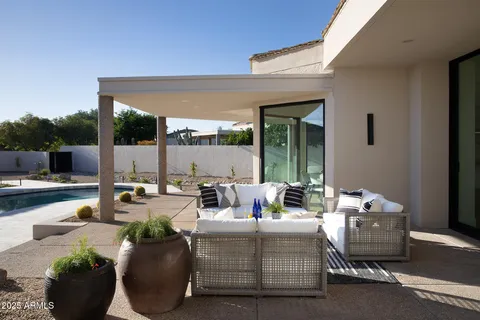 $2,400,000 | 8502 East Vista Bonita Drive, Scottsdale, AZ 85255