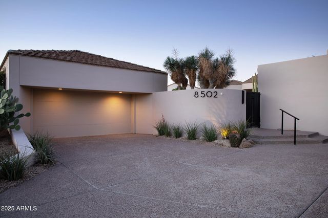 $2,400,000 | 8502 East Vista Bonita Drive, Scottsdale, AZ 85255