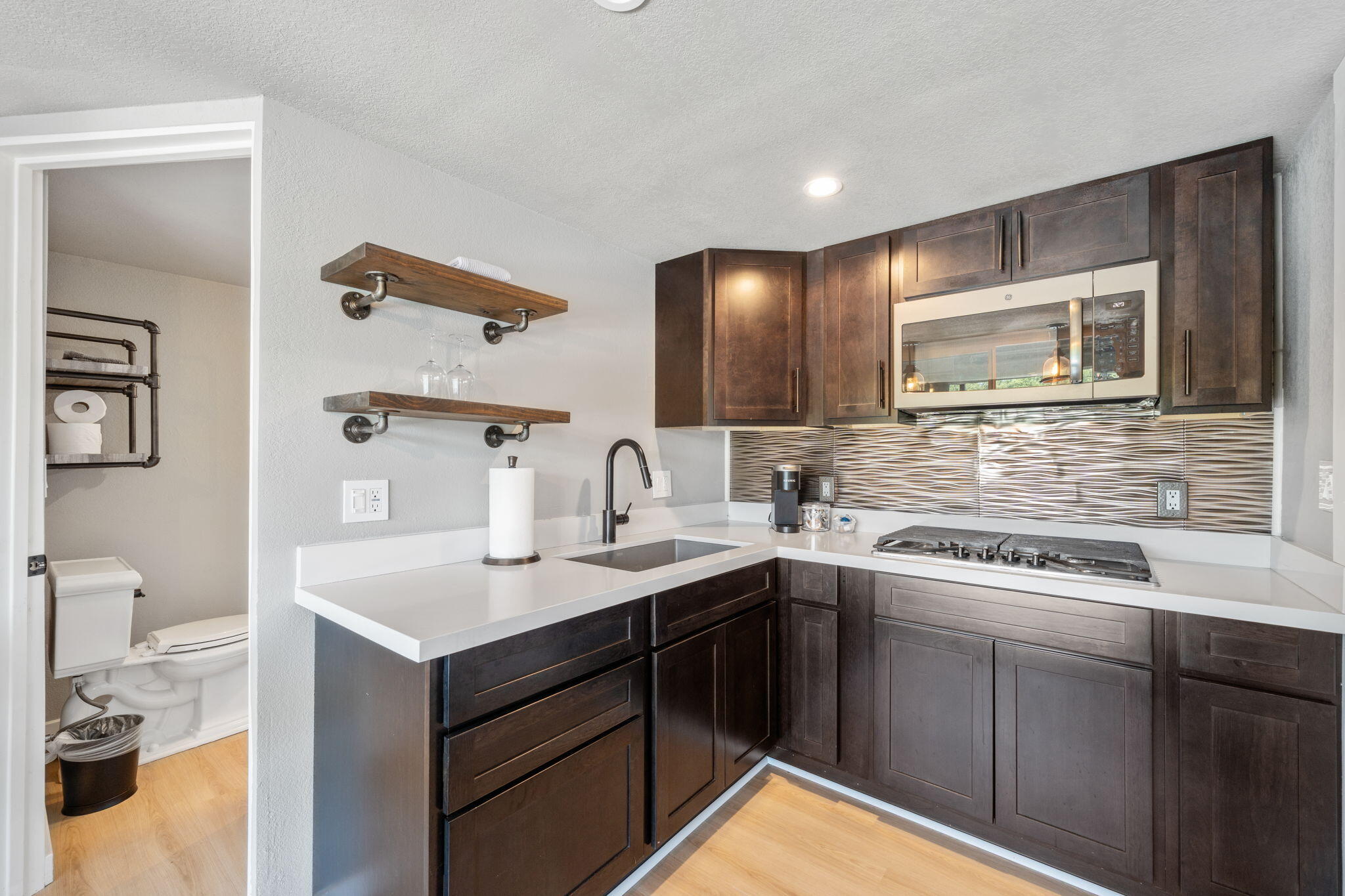 3317 Riverside Drive Anderson, CA 96007 - Photo 51 of 77 Studio