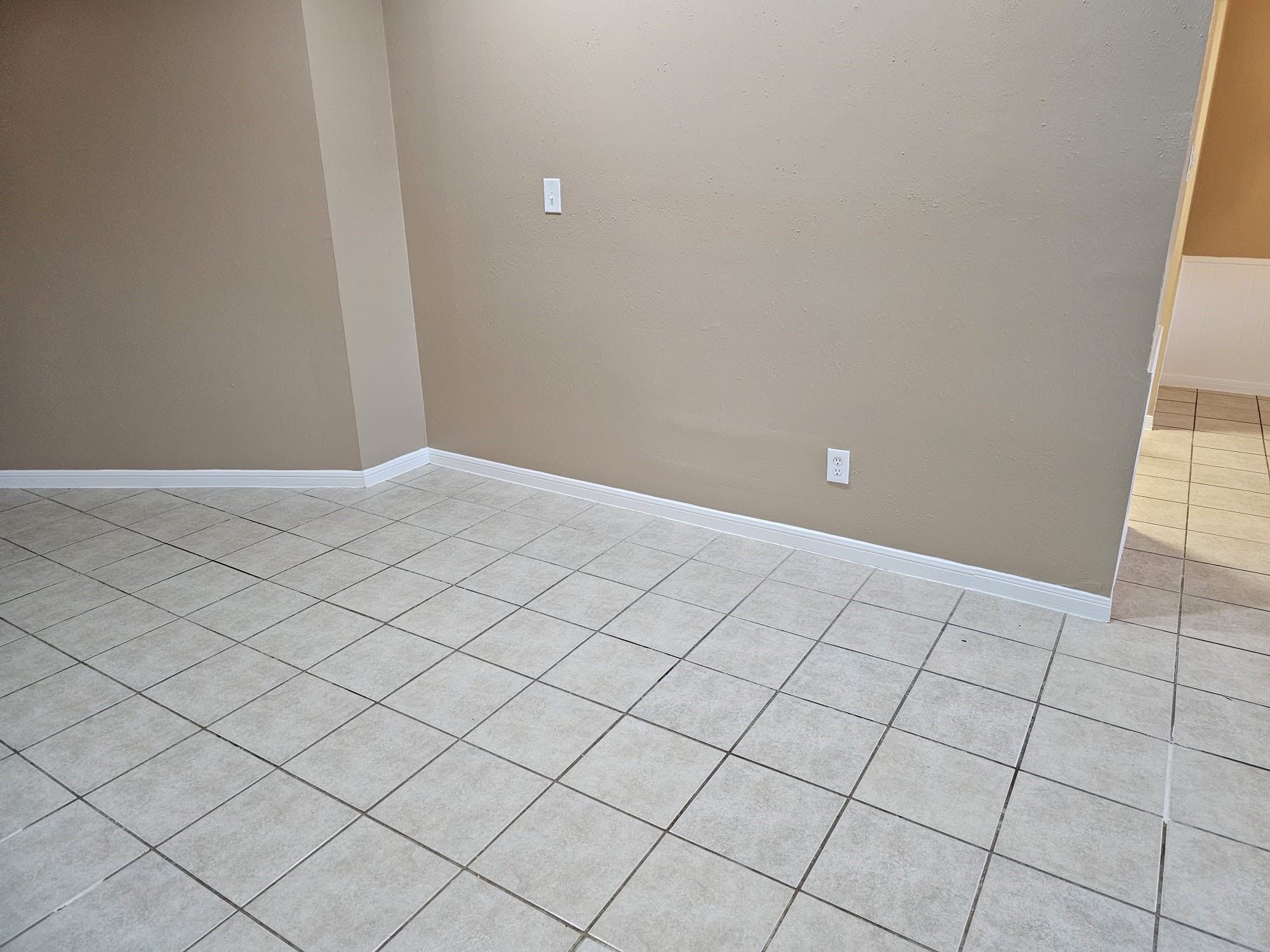 2327 Shadbury Court Houston, TX 77339 - Photo 17 of 32 a view of an empty room